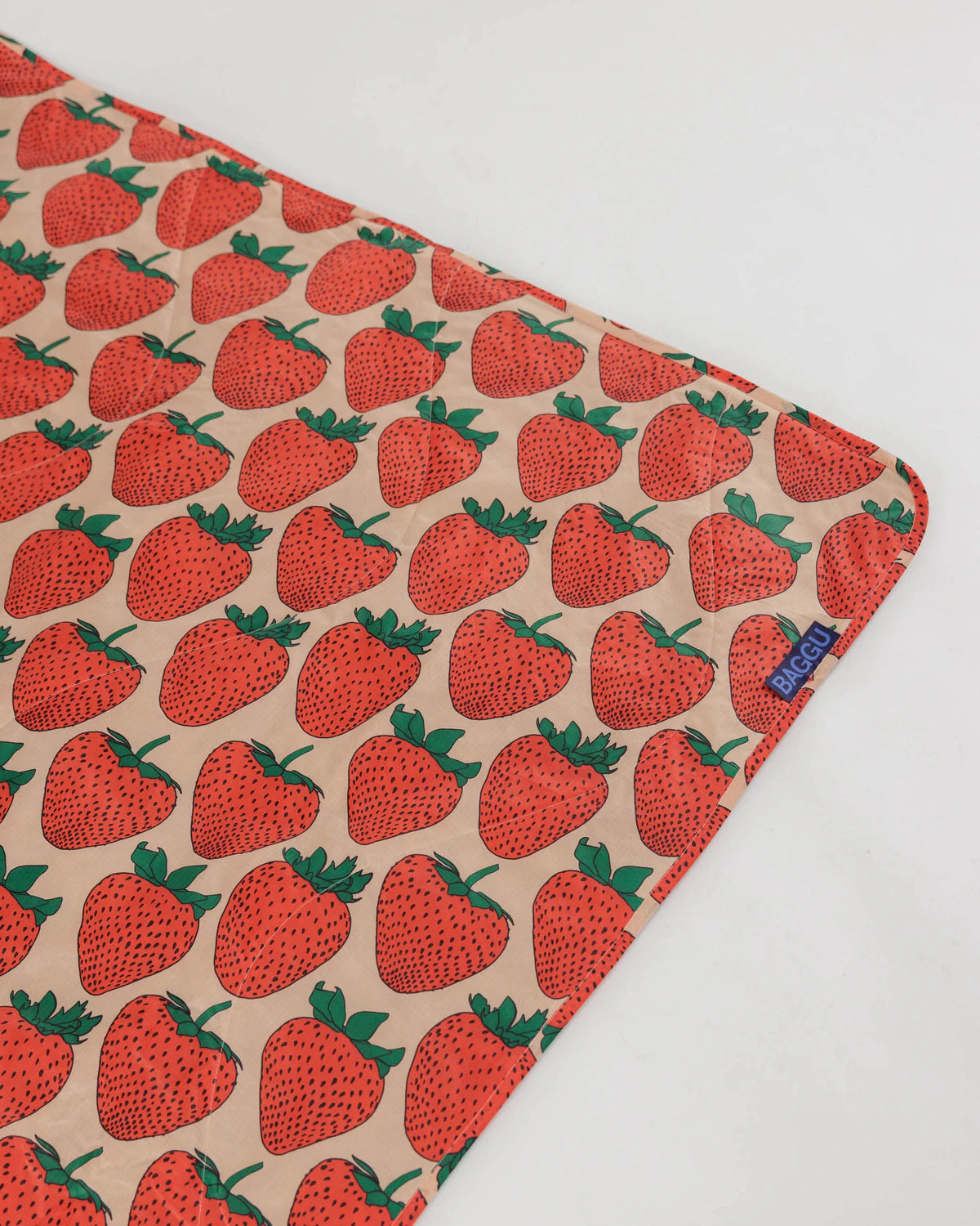 esterilla de picnic strawberry baggu