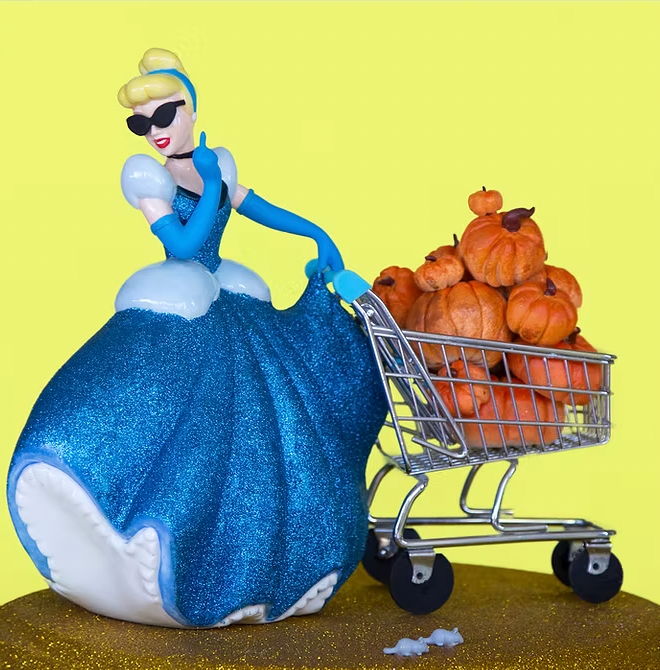 Lámina cenicienta dando calabazas