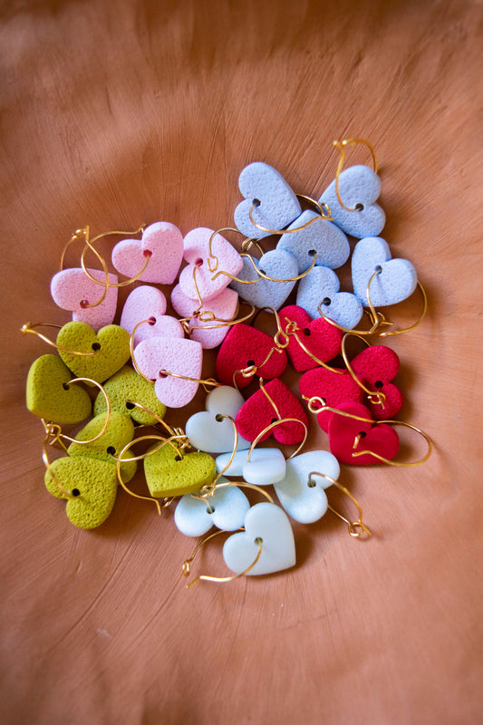 Pendientes corazon aro azul – JULIAHACECOSAS | Tienda de diseño Barcelona