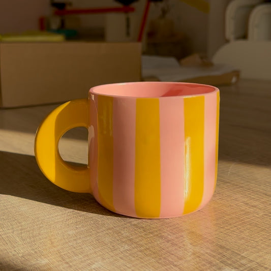 taza circus amarilla