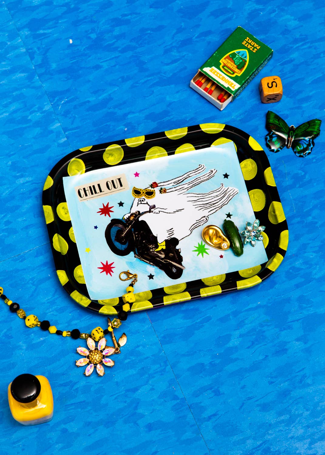 bandeja de metal relajante