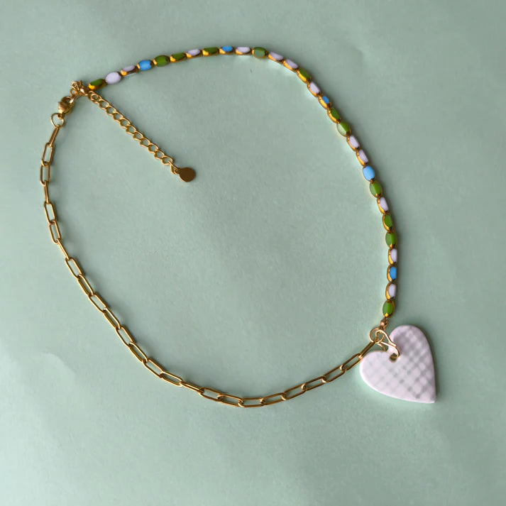 Collar charm artesanal corazon rayas