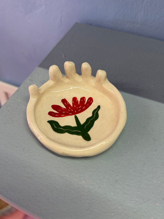 anillero de ceramica con flor roja