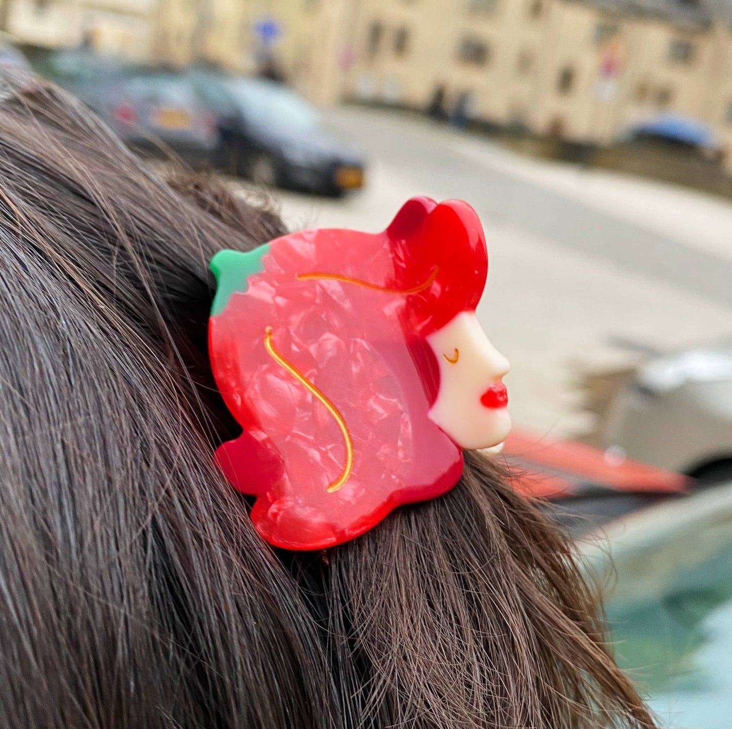 Lisa Junius - Garra de pelo de hada de flores