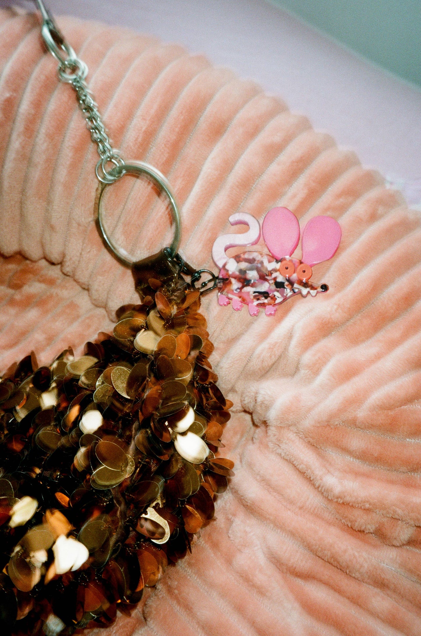 Llavero de rata bebé