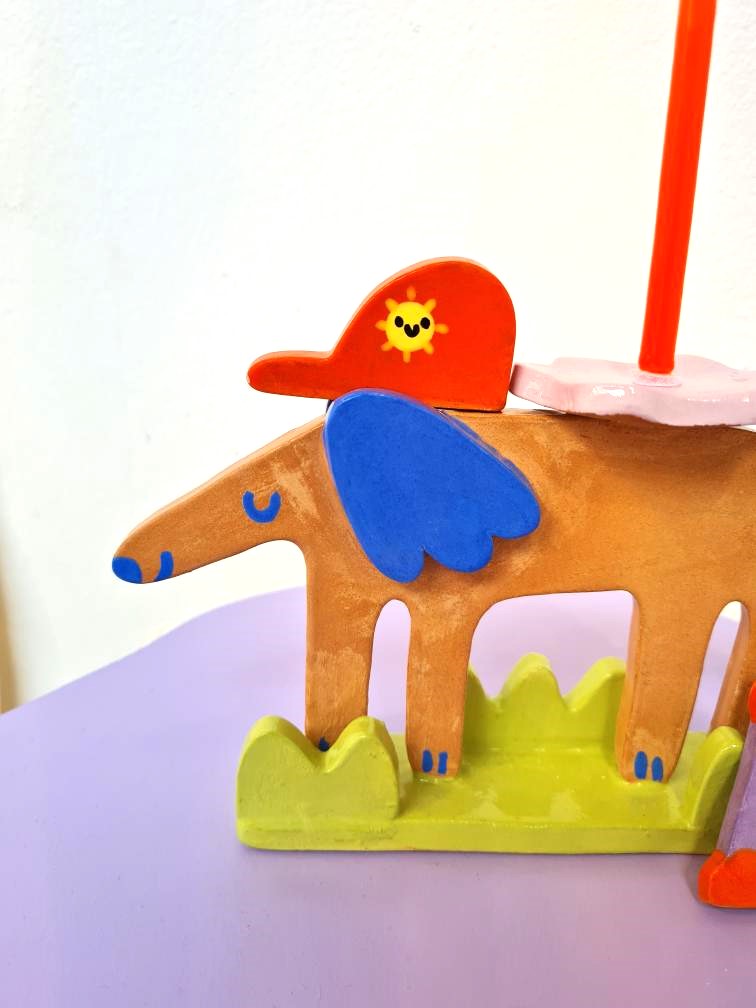 perro divertido con sombreros