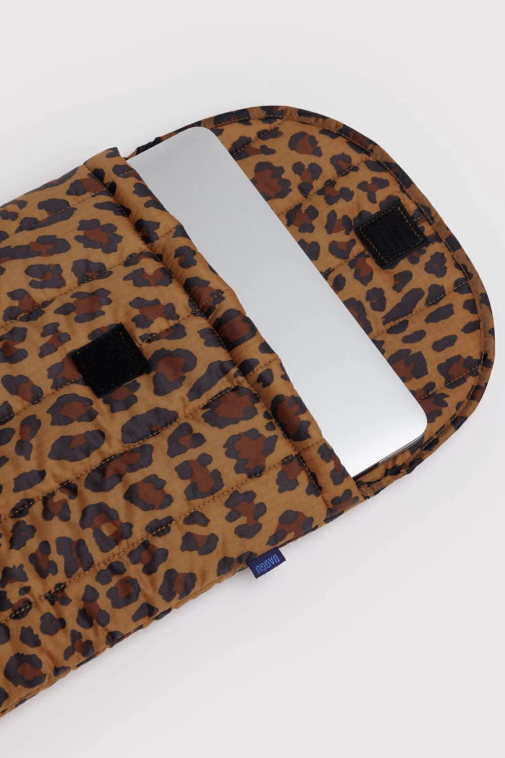 Funda portatil leopard baggu