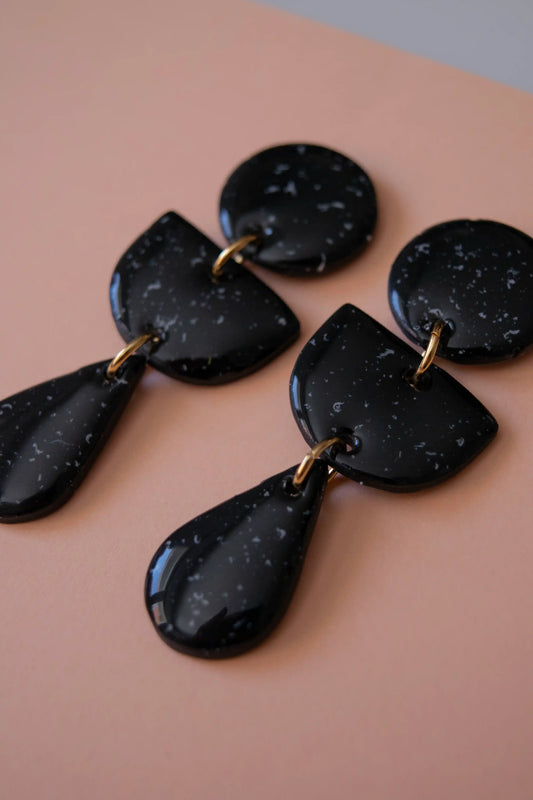 Pendientes geometrico negro – JULIAHACECOSAS | Tienda de diseño Barcelona