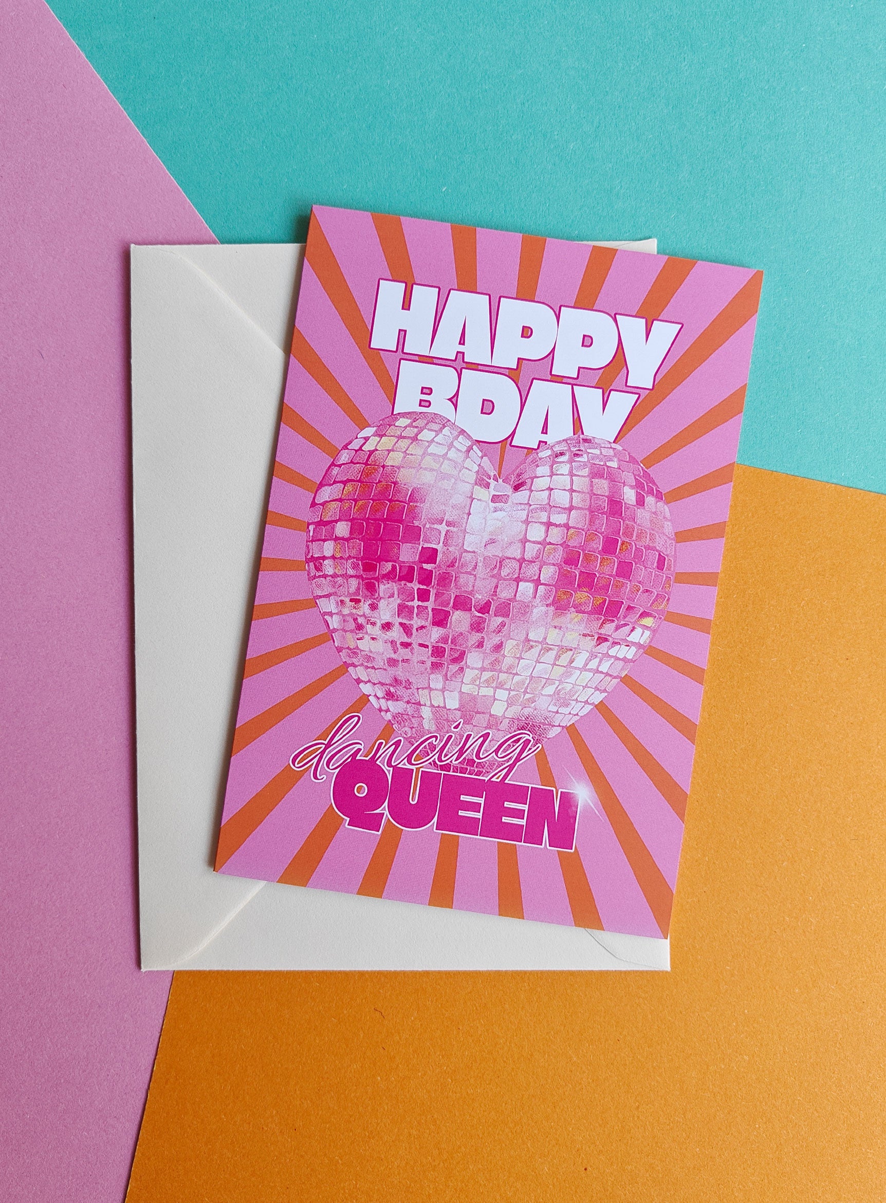 Tarjeta Happy b-day colores – Ilustración original de Laura Ortiz | Leopardo Leopardi Barcelona