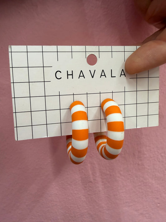 Aros naranjas y blancos