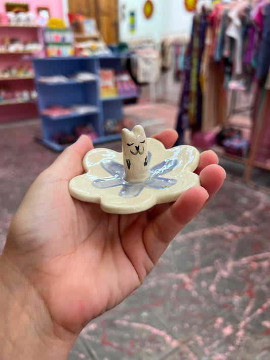 plato flor ceramica gatito