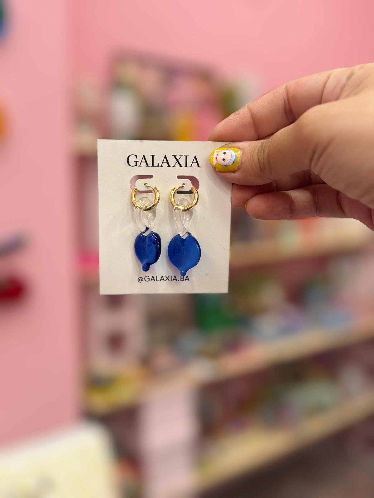 Pendiente vidrio corazones azules