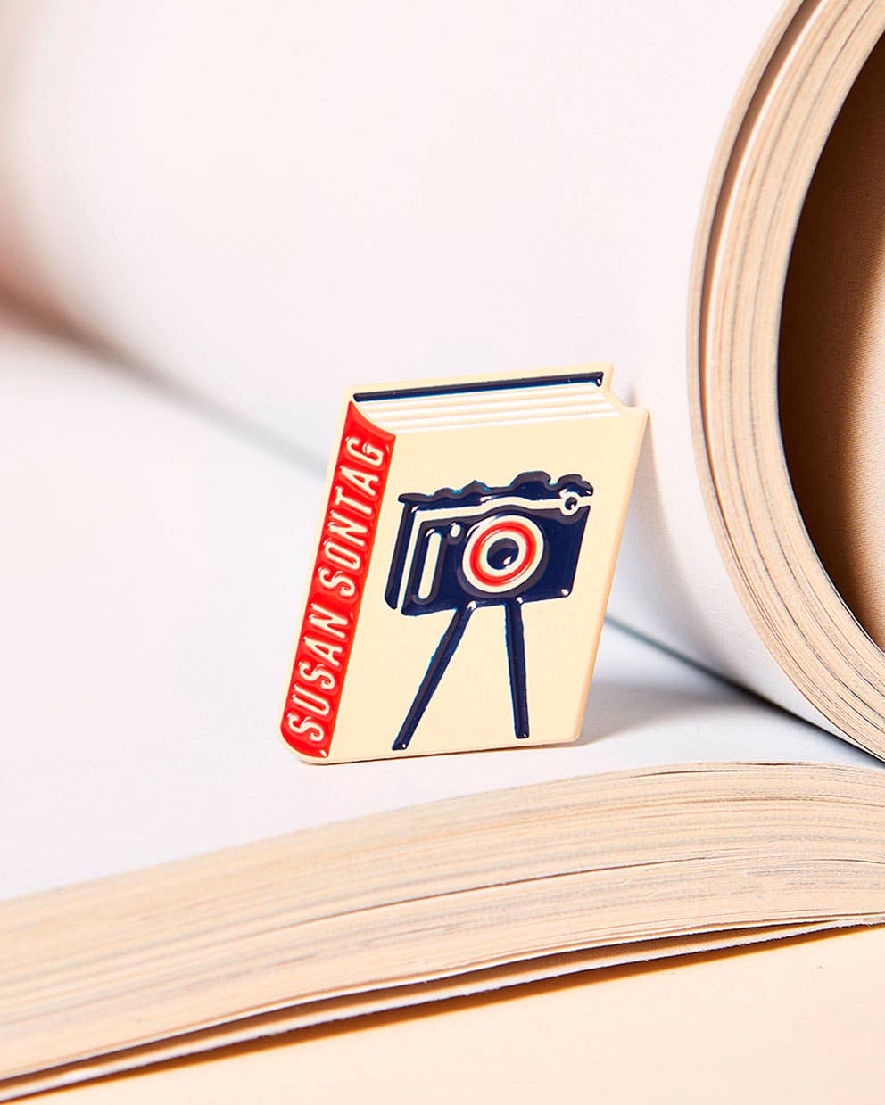 Pin  Susan Sontag