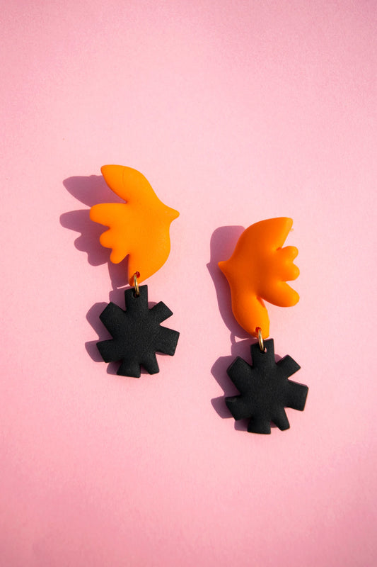 Pendientes pendientes pájaro Matisse naranja y negro – JULIAHACECOSAS | Tienda de diseño Barcelona